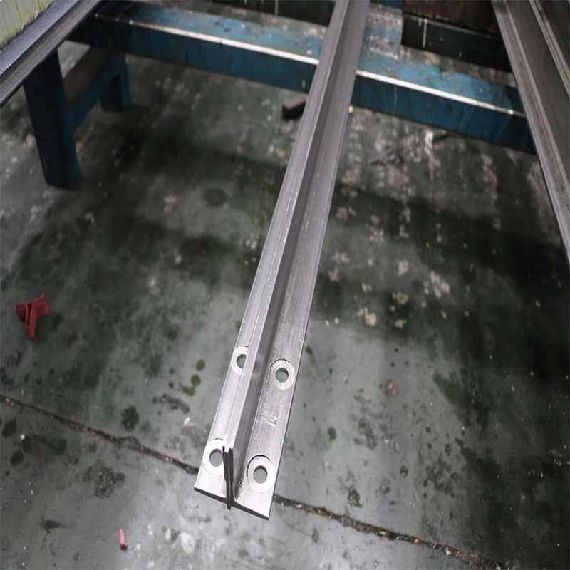 VTSP106 এলিভেটর যন্ত্রাংশ ও আনুষাঙ্গিক OEM লিফট গাইড রেল এনভি মডেল স্টেইনলেস স্টীল মসৃণ সারফেস সহ 1 বছরের ওয়ারেন্টি